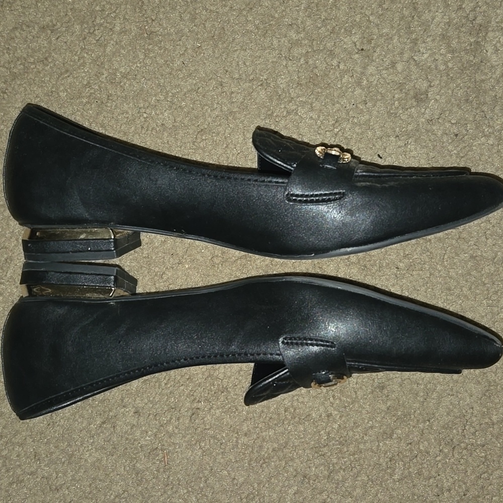 Elegant Black Quilted Women's Loafers - Picture 3 of 10